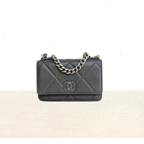 MK [ Pre-owned ] Chanel 19 Wallet On Chain ( Grey )
