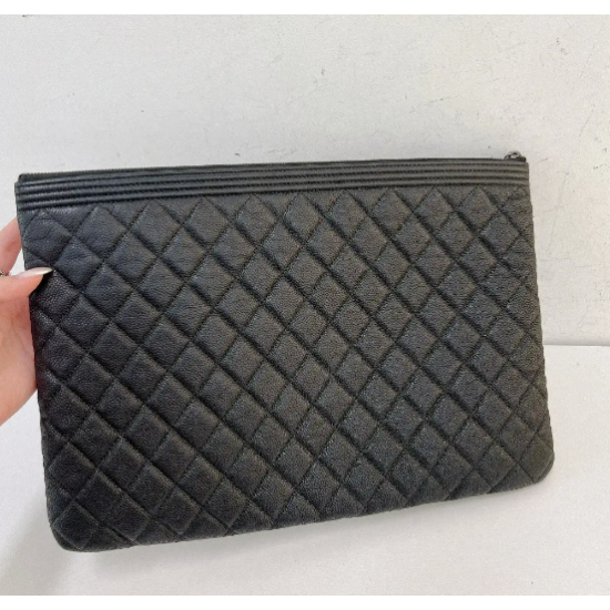 YL [ Pre-owned ] Chanel Boy clutch - Black / phw