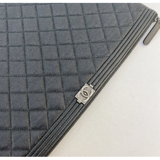YL [ Pre-owned ] Chanel Boy clutch - Black / phw