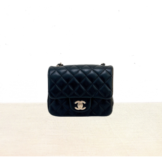 YL [ Pre-owned ] Chanel mini square 17cm ( Black / ghw )