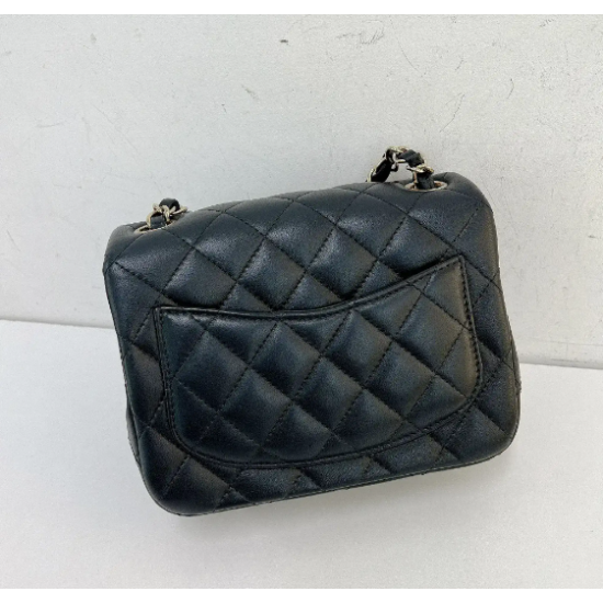 YL [ Pre-owned ] Chanel mini square 17cm ( Black / ghw )