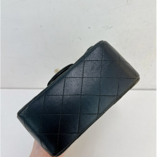 YL [ Pre-owned ] Chanel mini square 17cm ( Black / ghw )