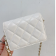 YL [ Pre-owned ] Chanel mini bag with flower chain - white