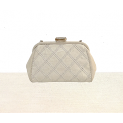 YL [ Pre-owned ] Chanel clutch with chain - beige